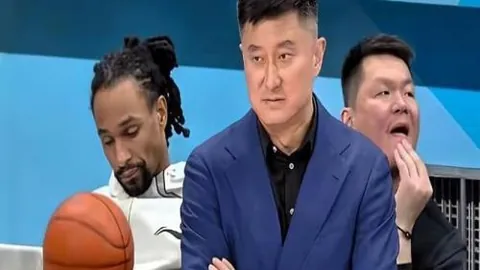 蓉城迎战亚泰首发名单揭晓：五外援对四外援，费利佩领衔出战，谭龙和贝里奇在列
